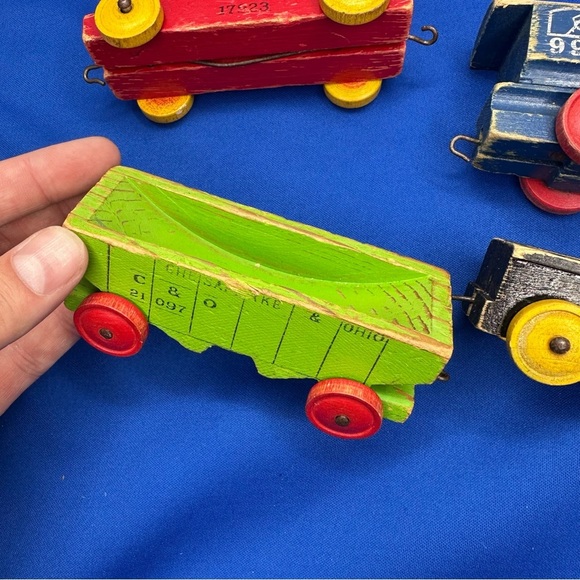 Vintage Strombecker Set of 4 Train and cars - Picture 6 of 9